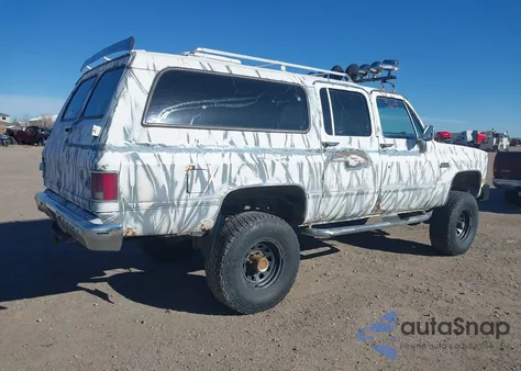 1986 GMC Suburban K1500 z USA, uszkodzony, nr VIN 1G5EK16L4GF503827